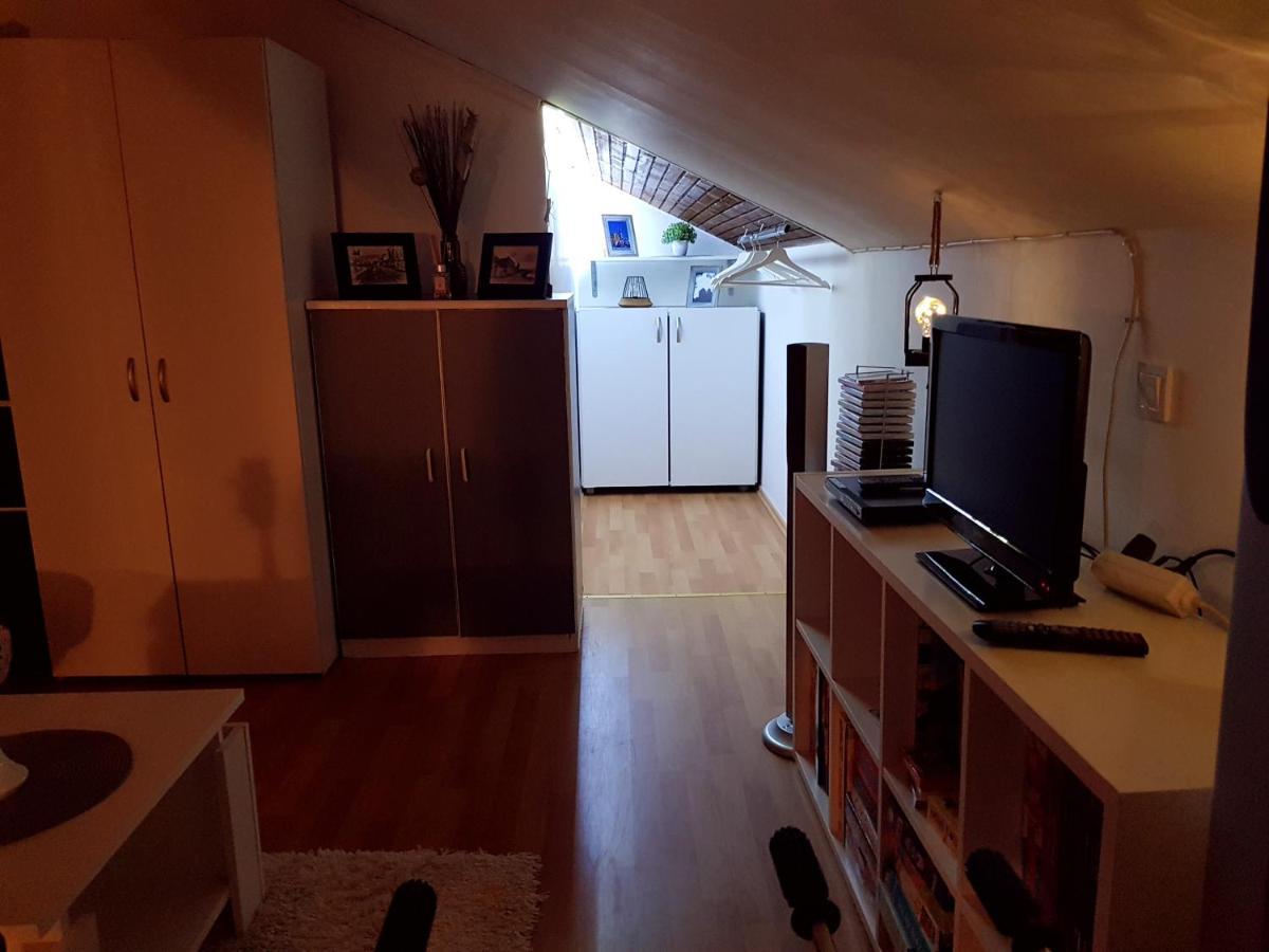 Apartman Atelier คาร์โลวัตส์ ภายนอก รูปภาพ