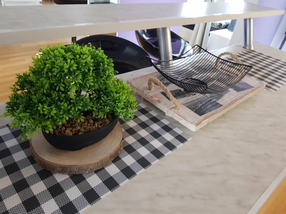 Apartman Atelier คาร์โลวัตส์ ภายนอก รูปภาพ