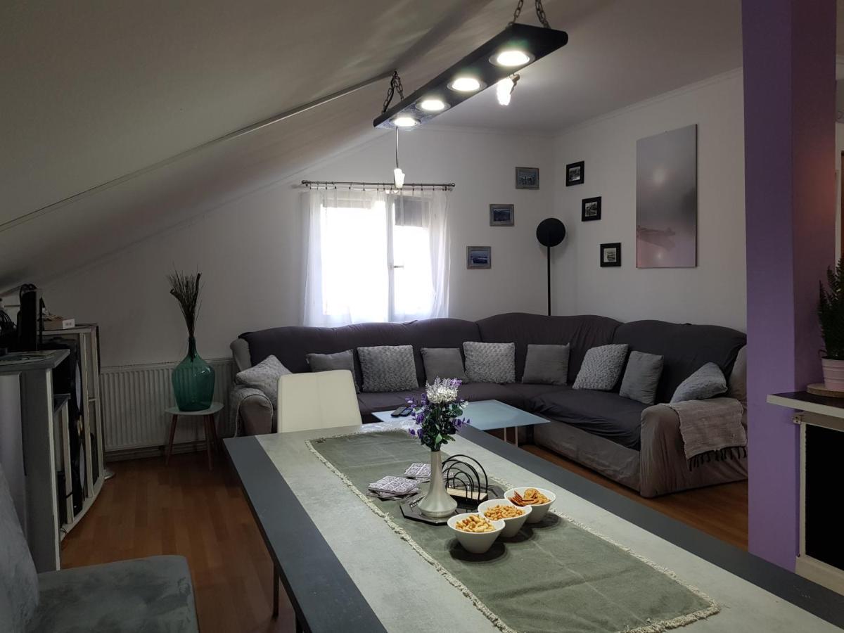 Apartman Atelier คาร์โลวัตส์ ภายนอก รูปภาพ