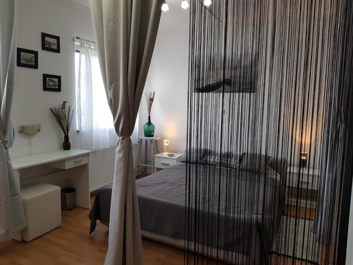 Apartman Atelier คาร์โลวัตส์ ภายนอก รูปภาพ