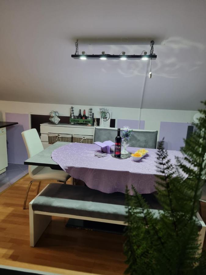 Apartman Atelier คาร์โลวัตส์ ภายนอก รูปภาพ