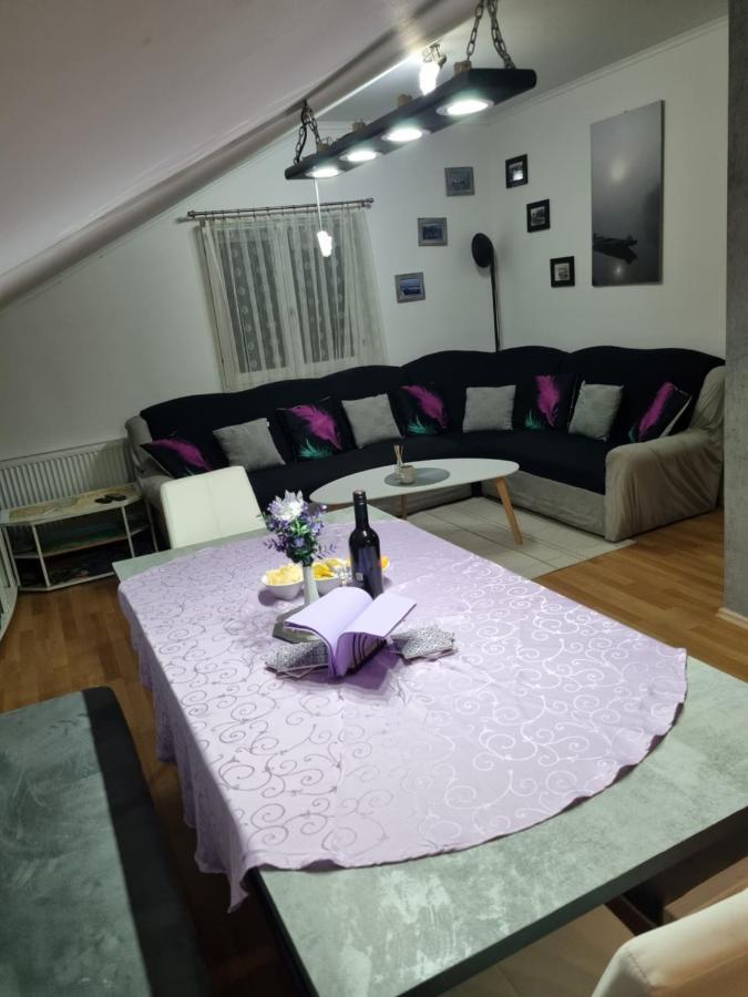 Apartman Atelier คาร์โลวัตส์ ภายนอก รูปภาพ